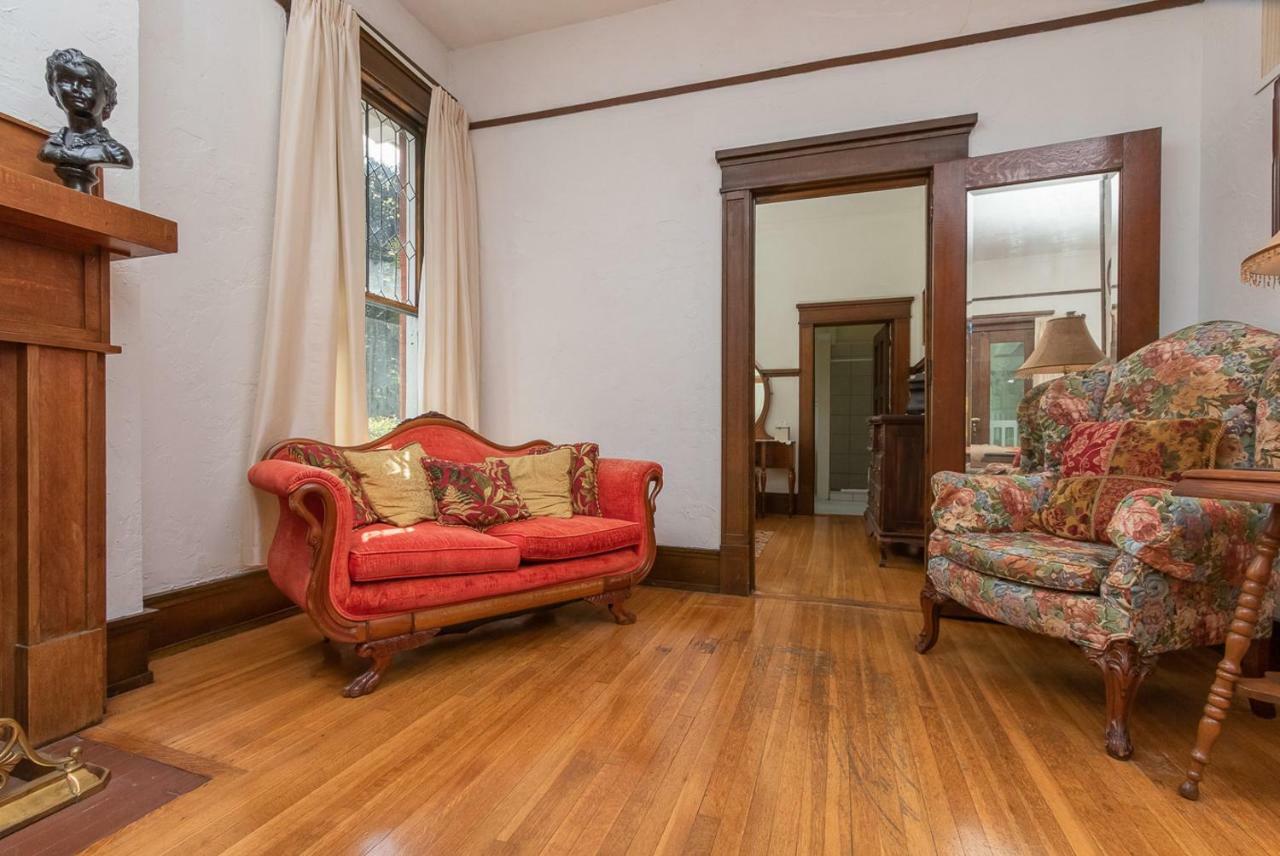 Herlong Mansion Bed & Breakfast 4*